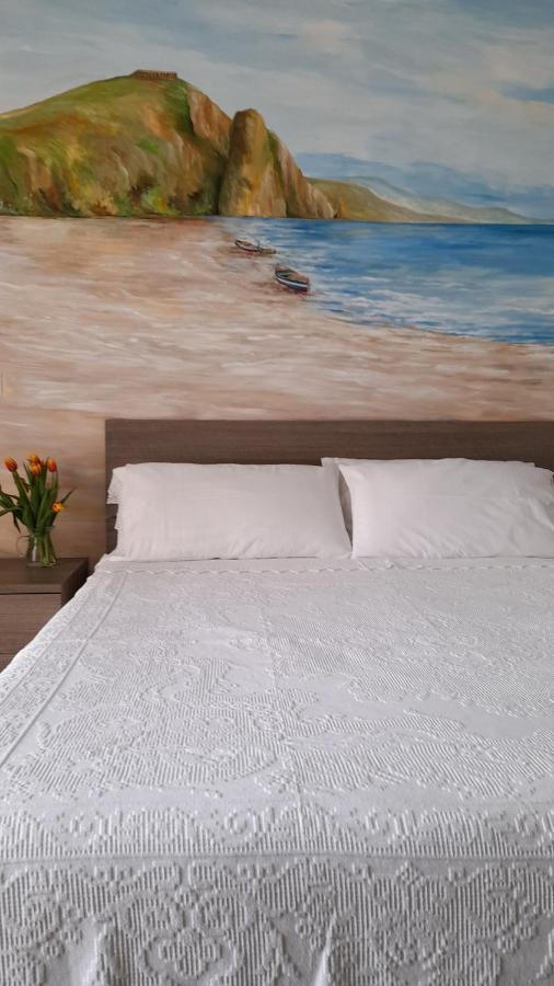 Casa Laura Bed and Breakfast Terracina Exteriör bild