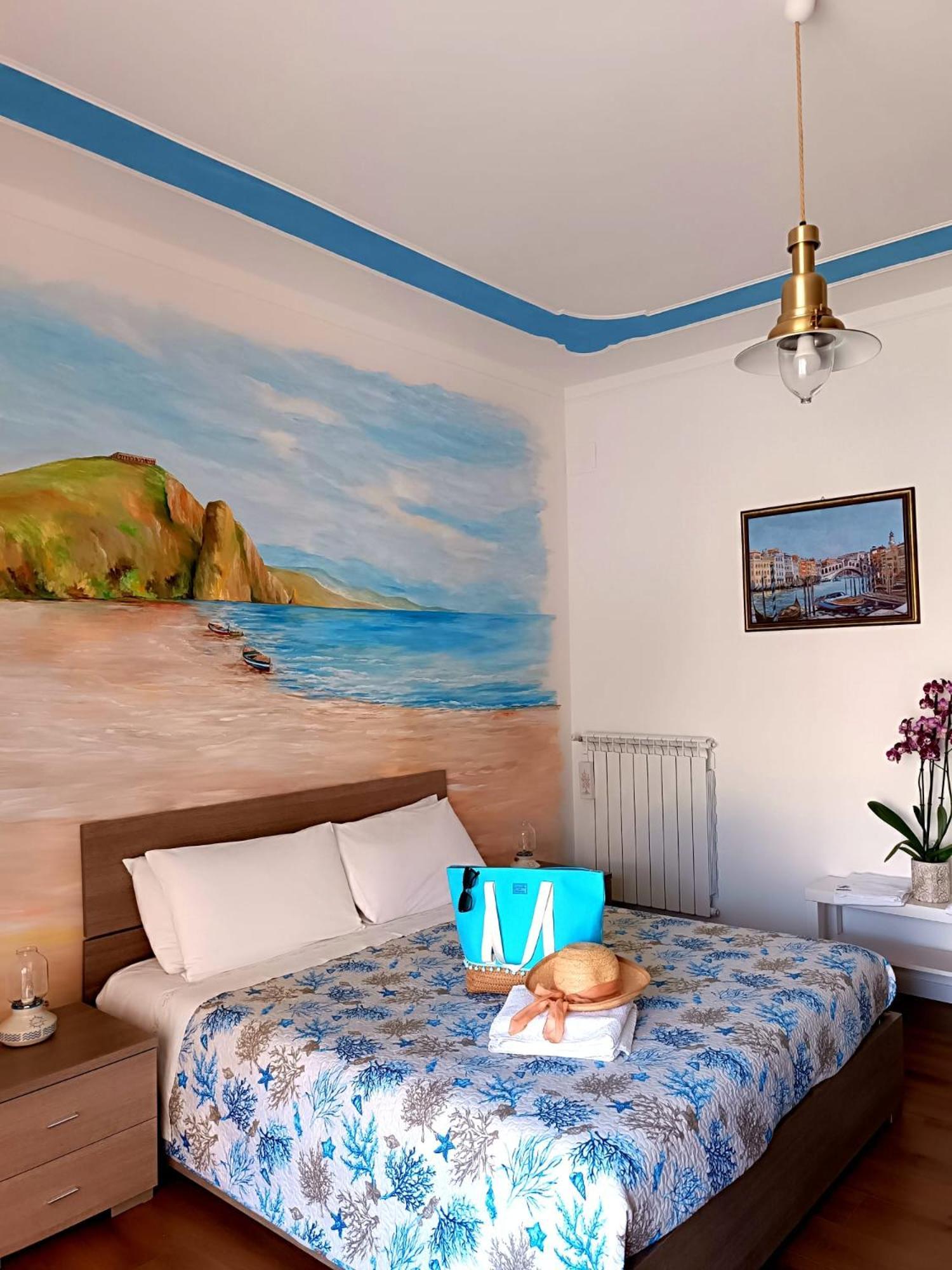 Casa Laura Bed and Breakfast Terracina Exteriör bild