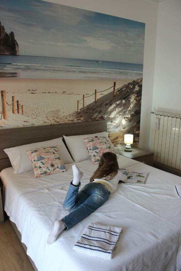 Casa Laura Bed and Breakfast Terracina Exteriör bild
